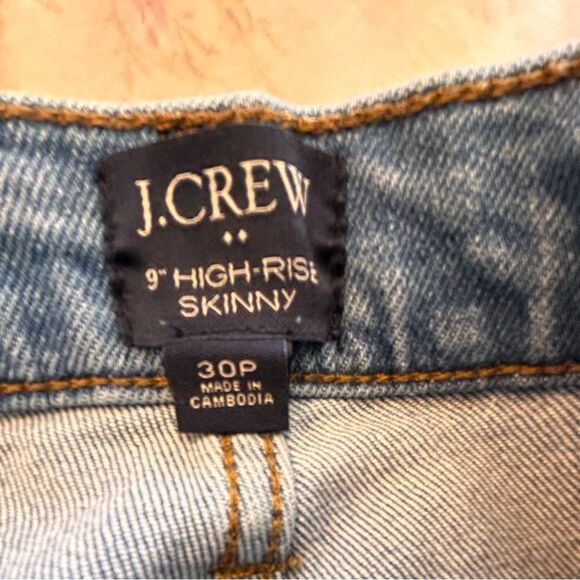 J Crew Women 's High Rise Button Fly Raw Hem Jeans Size 30 P GUE - Picture 3 of 9